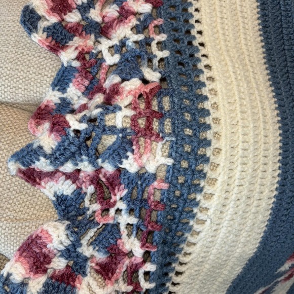 Vintage Handmade Crochet Afghan Striped Blanket 92 x 50"  Scalloped Detail Edges - Picture 3 of 9